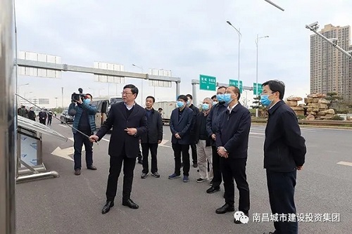 吳曉軍深入昌南大道快速路、洪都大道快速路項目現場(chǎng)調研指導