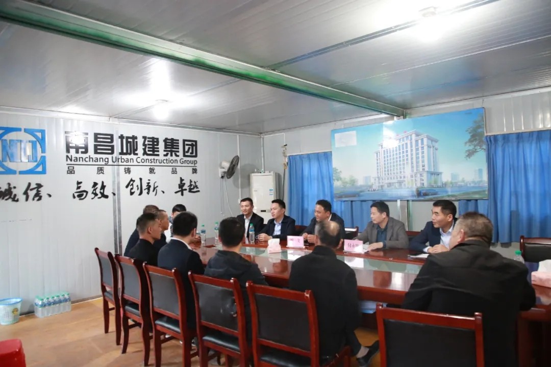 南昌城投集團人武部開(kāi)展傳承軍人精神，做集團建設發(fā)展的“排頭兵”座談會(huì )